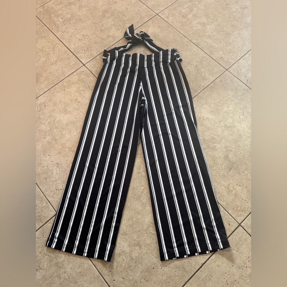 NY Collection Black and White Striped Pants
